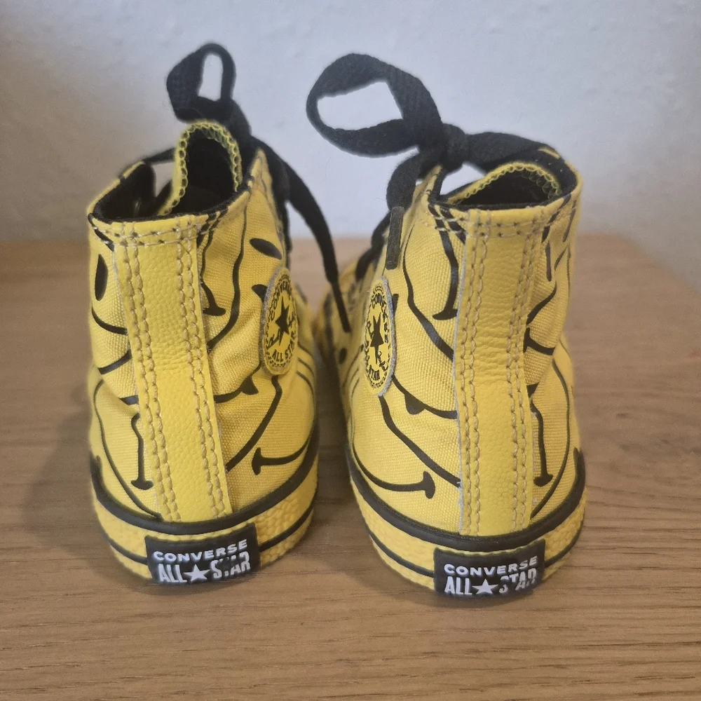 Converse Toddler Infant Size 8 Yellow Smiley Face China Town Market Shoes High